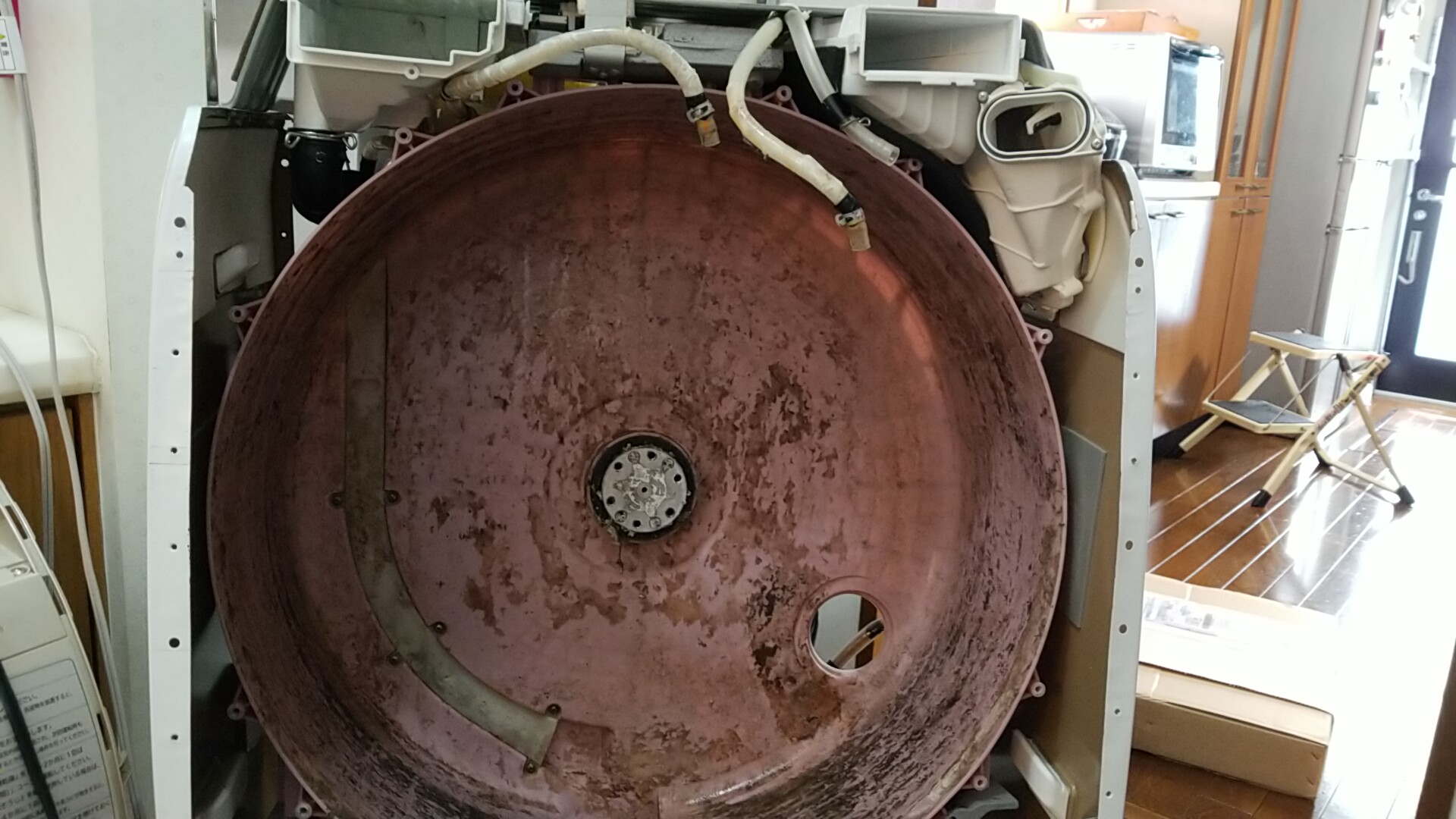 名古屋市西区上小田井 日立製ドラム式洗濯機分解クリーニング